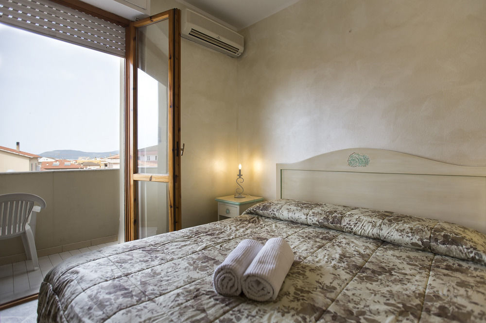 Morpheo Rooms Alghero Bagian luar foto